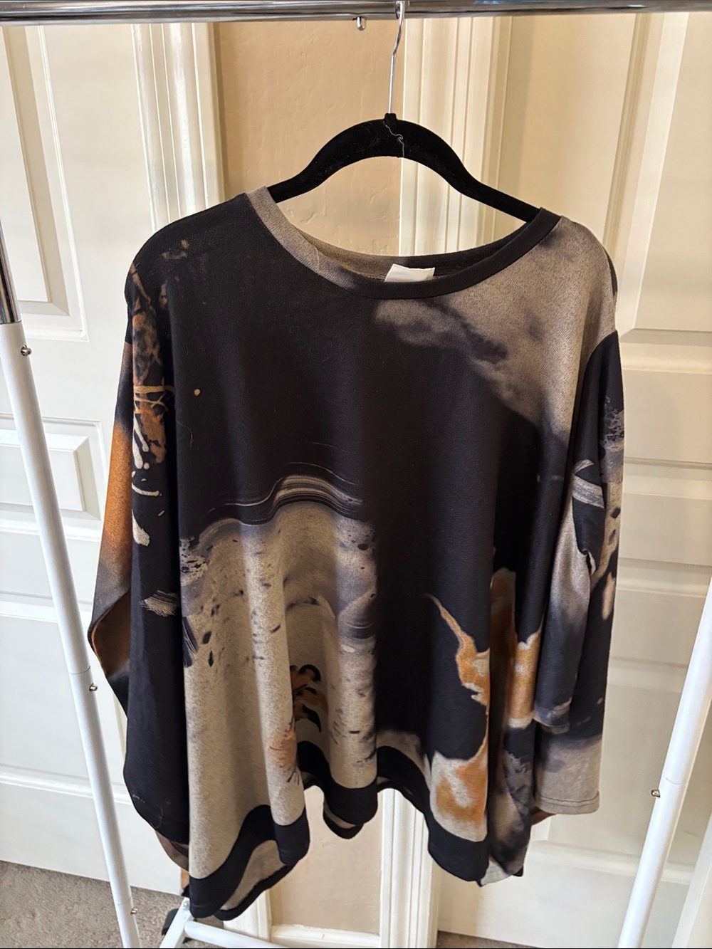 Oversized poncho with sleeves small - Picture 2 of 5